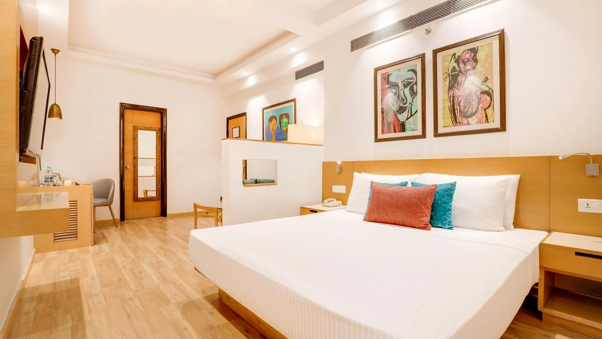 Lemon Tree Hotel Chandigarh 4*,